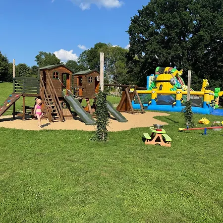 Zakatek W Wiewiecku Farmház *